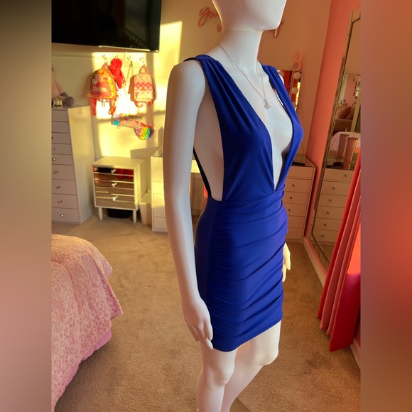 Superdown by Revolve Colbalt Blue V open back Mini Dress size XXS (runs big) - Picture 9 of 10